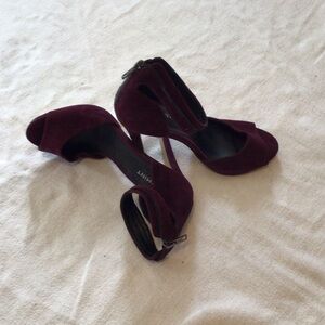 Women's plum/purple Suede Open-Toe Heels with Ankle Strap, sz 6.5